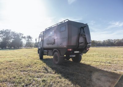 expeditionsfahrzeug-mb-wohnkabine-hecktraeger